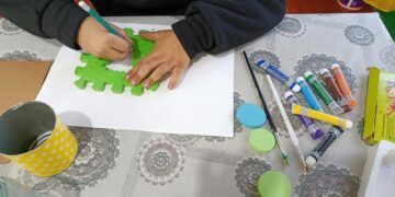 Creó en Glew una ludoteca para enseñar jugando: «Miramos la necesidad de cada niño»