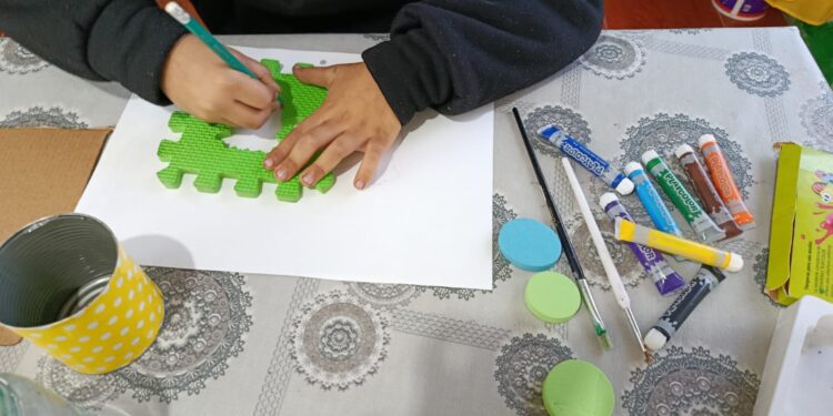 Creó en Glew una ludoteca para enseñar jugando: «Miramos la necesidad de cada niño»